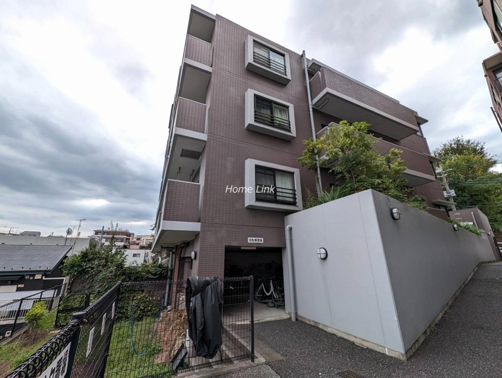 シャルマンコーポ板橋徳丸　駐輪場出入口